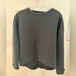 NOBULL Women's Black Quilted Sweatshirt